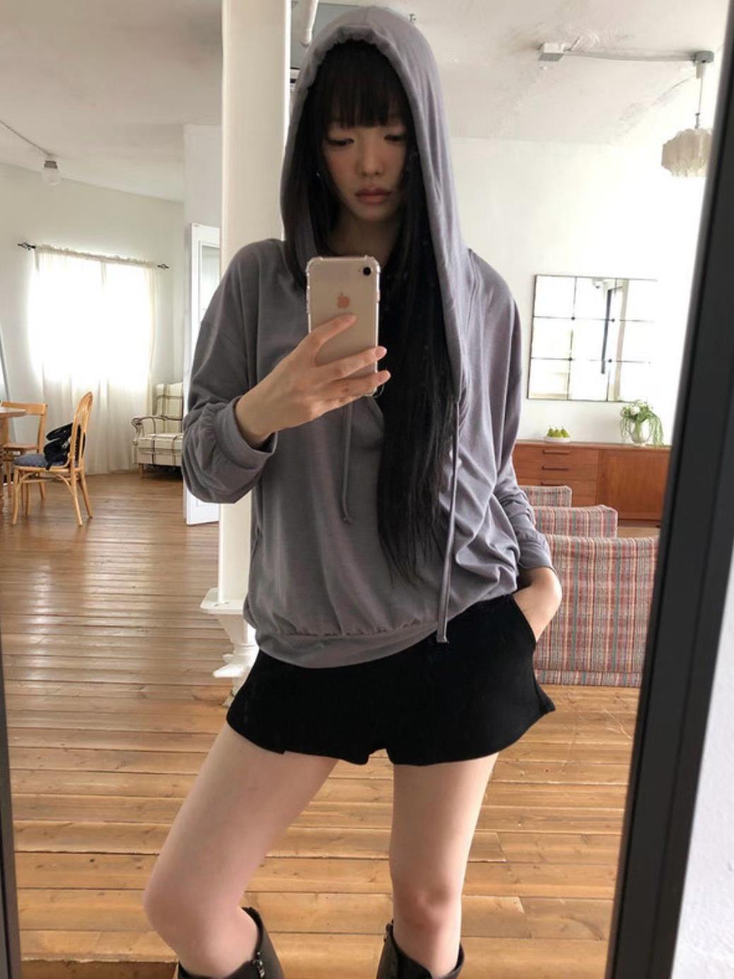 低領口薄款連帽上衣